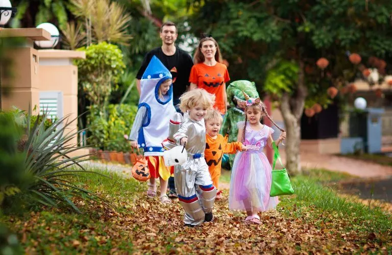 Family Trick Or Treating 768x500 C