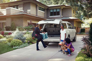 2018 Ford Expedition HANDS-FREE FOOT-ACTIVATED LIFTGATE 2018 Ford Expedition HANDS-FREE FOOT-ACTIVATED LIFTGATE