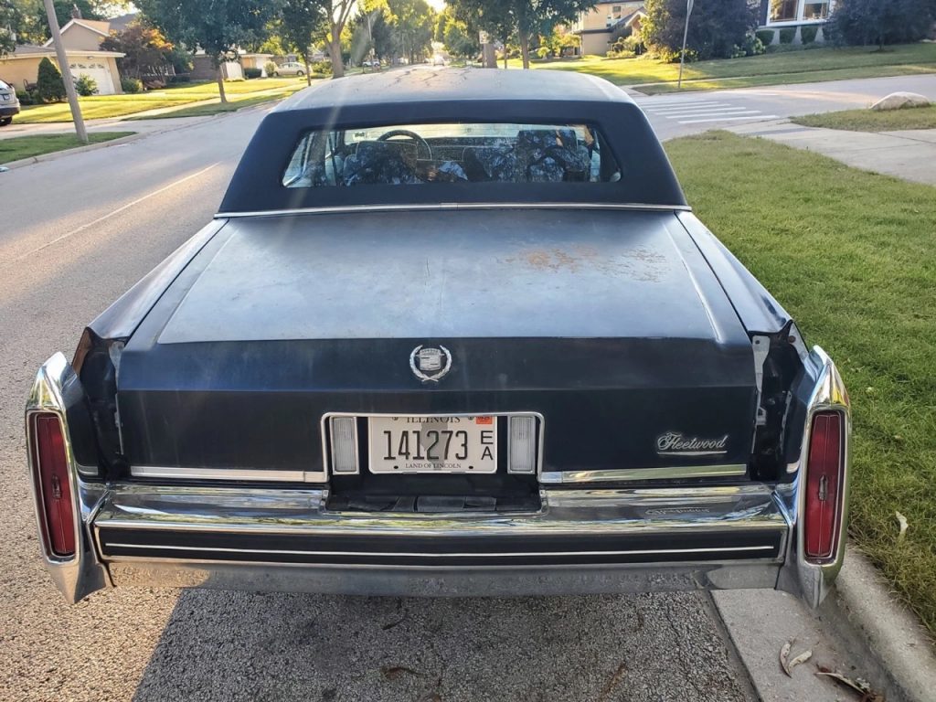 1985 Cadillac Fleetwood 2