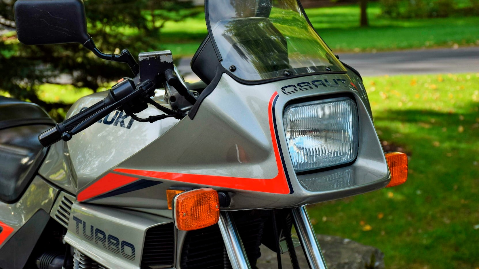 Four Decades Ago, Suzuki Made A Motorcycle So Weird That Its Tiny