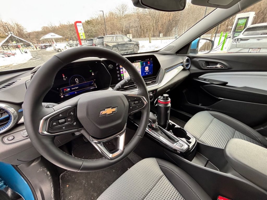 2026 Chevy Trax 13 Large