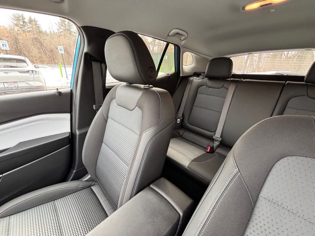 2026 Chevy Trax 15 Large