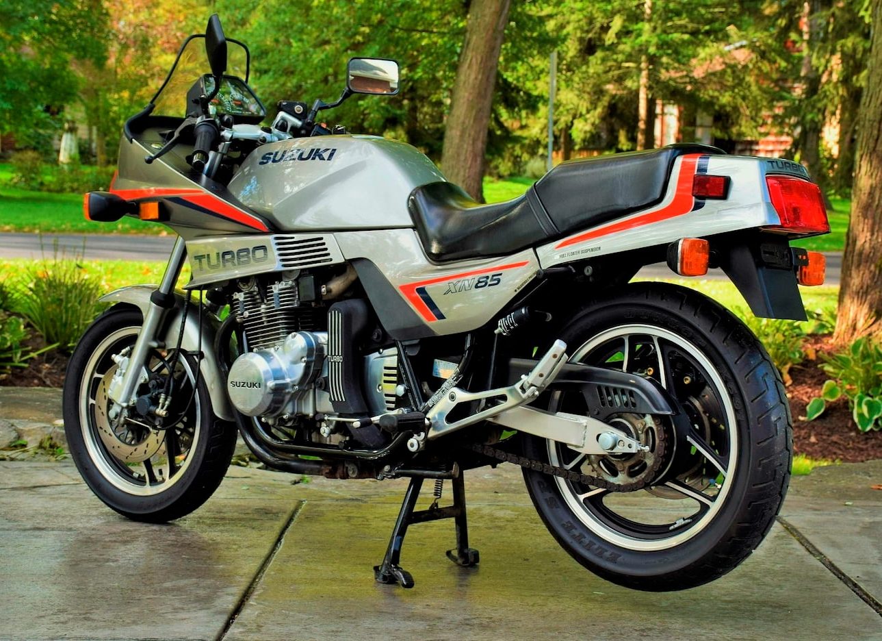 Four Decades Ago, Suzuki Made A Motorcycle So Weird That Its Tiny