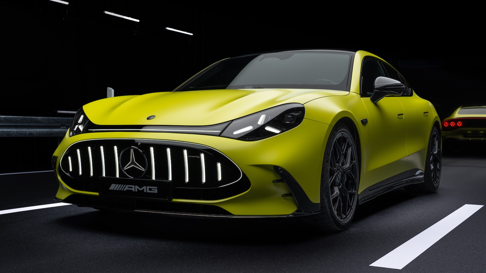 Das Neue Mercedes Amg Gt 4-door Coupe: Revolutionäre Performance. Maximale Intensität. The New Mercedes Amg Gt 4 Door Coupé: Revolutionary Performance. Maximum Intensity.