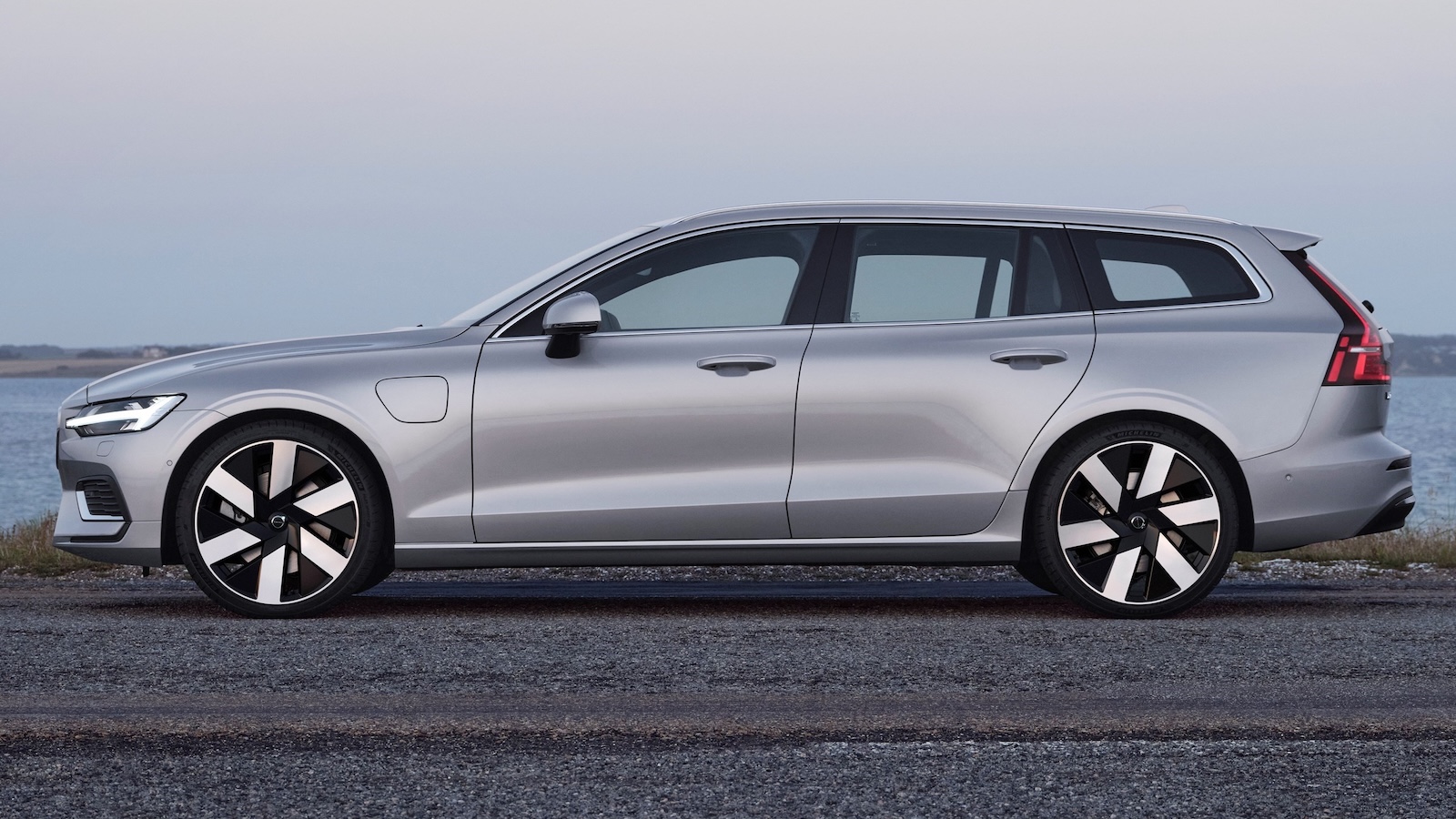 V60 T8 Silver Dawn