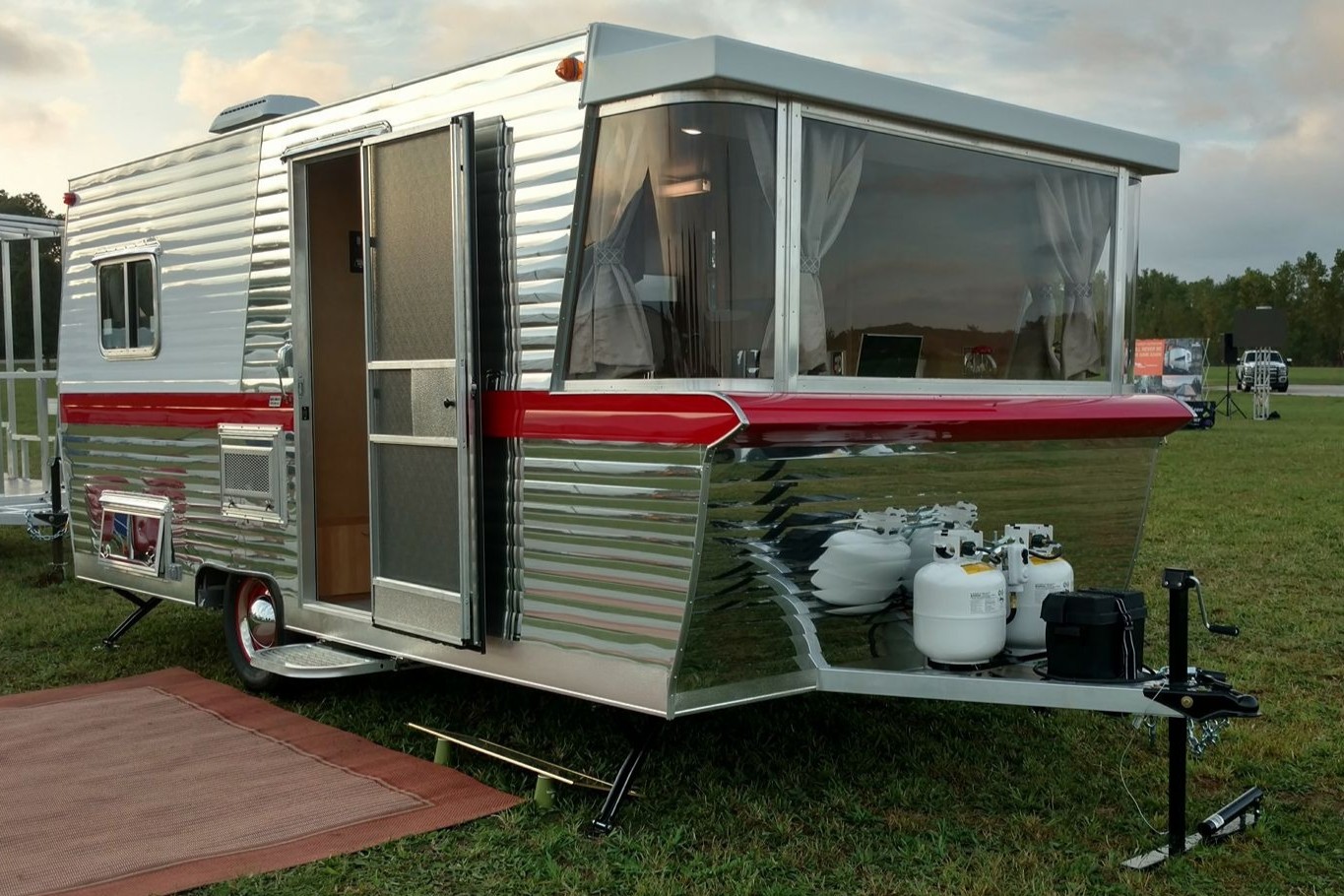 496125126 3891457111118251 70776