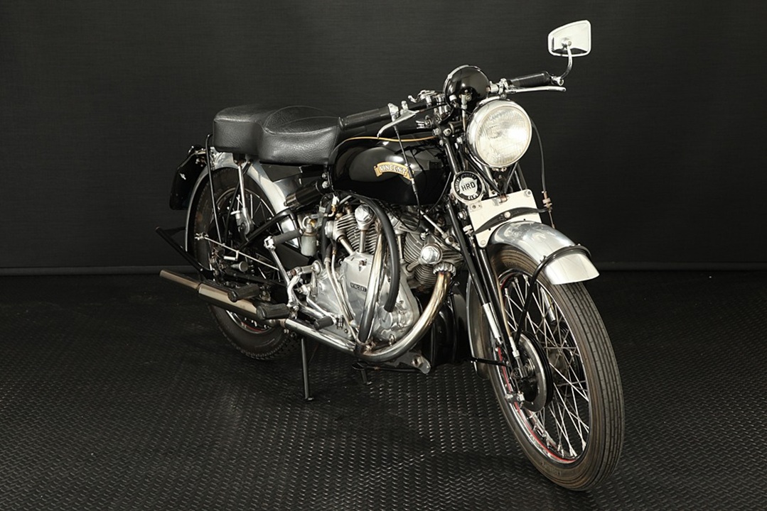52 Vincent Rapide Front