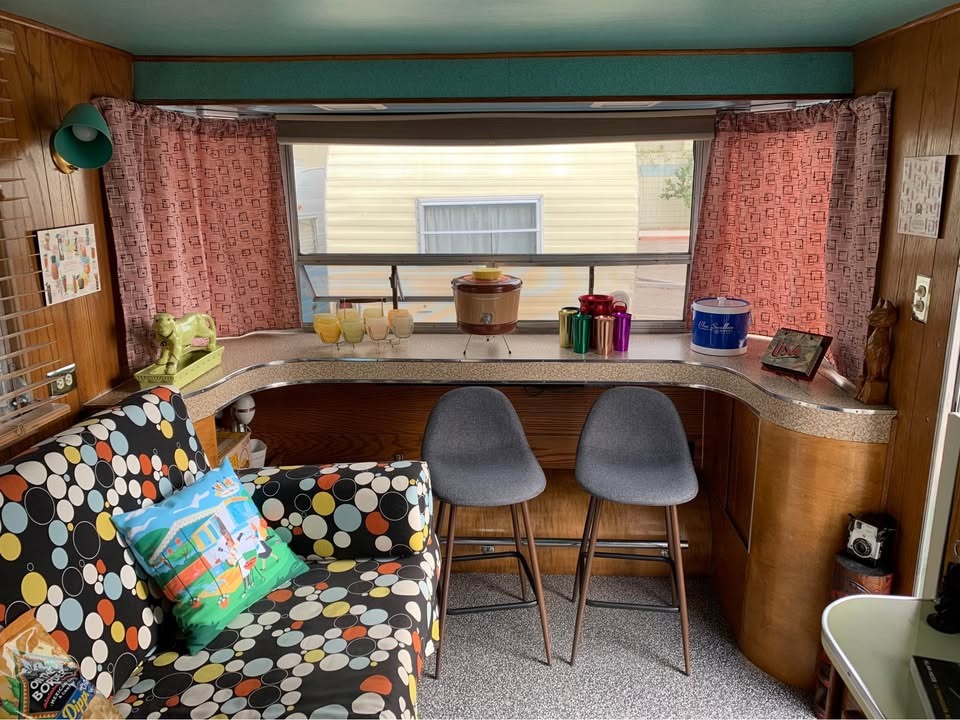 557595210 803021699144493 475602