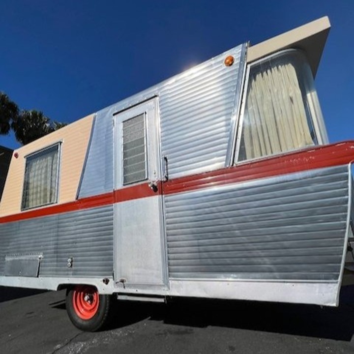 563524224 1082229250447141 16716