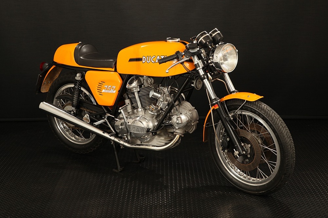75 Ducati 750 Sport Front