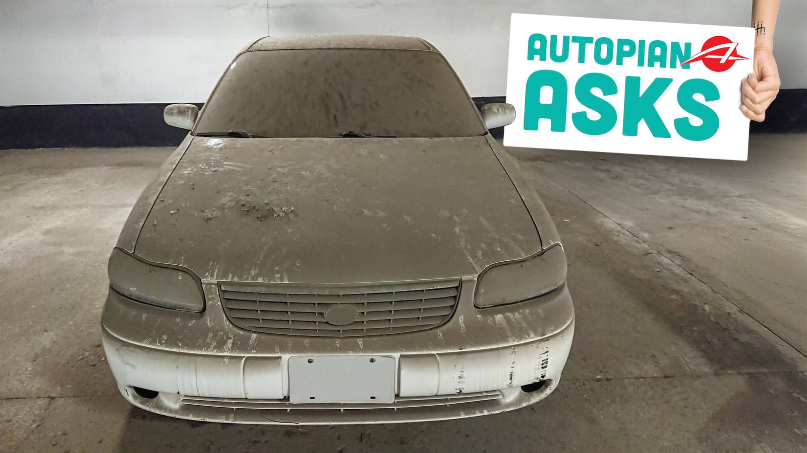 Dirty car front. Extremely filthy abandoned old vehicle in the u Dirty Car Front. Extremely Filthy Abandoned Old Vehicle In The U