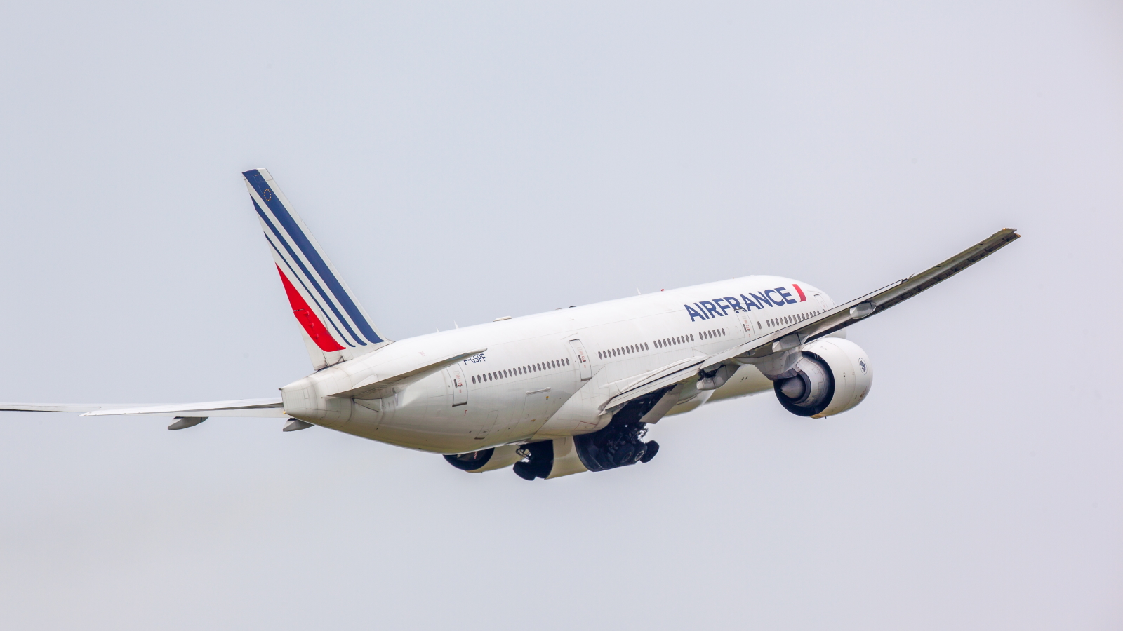 Two Pilots Reportedly Threw Hands Aboard An Air France Flight  Raising Some Serious Safety Concerns - 80