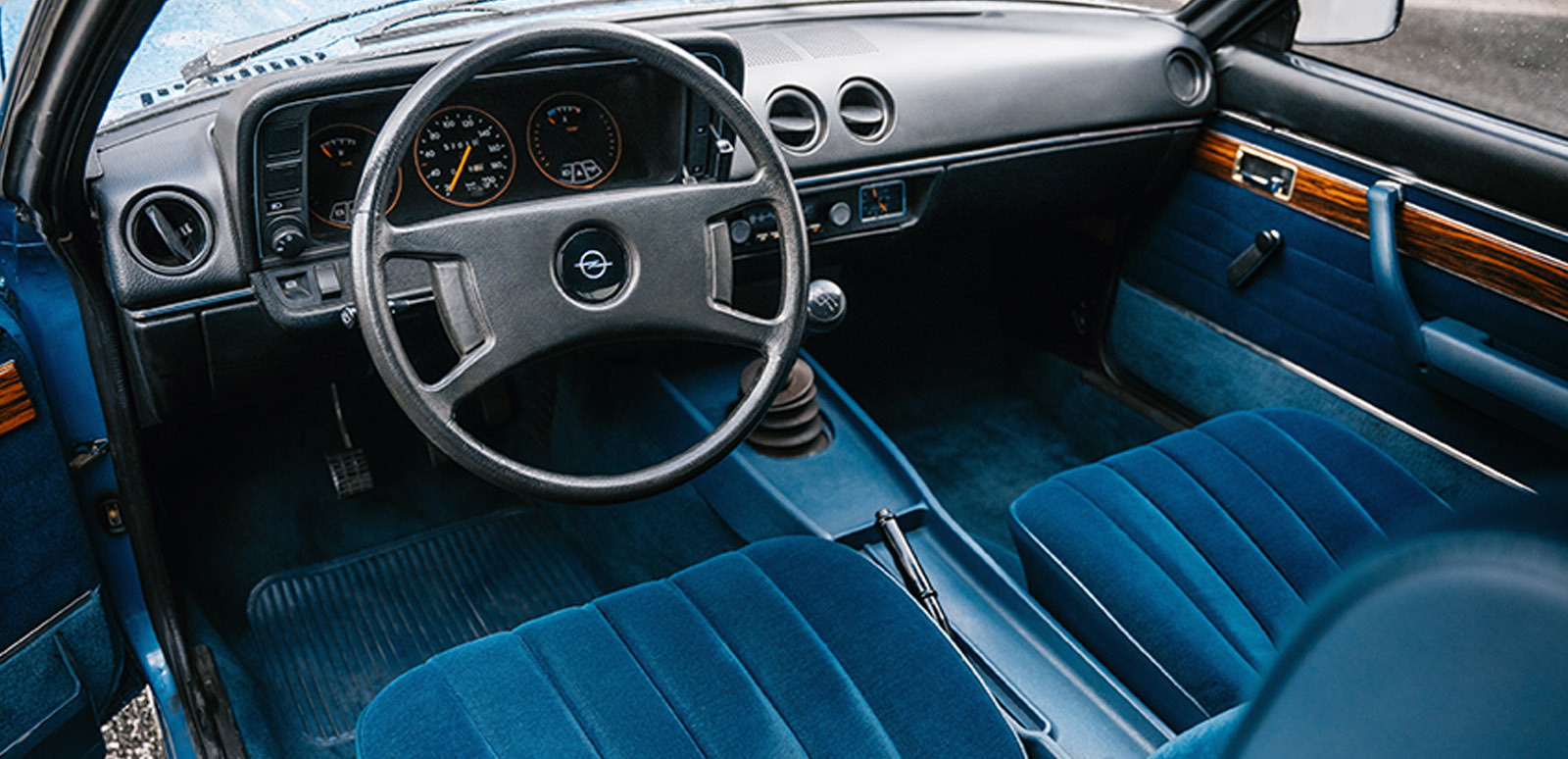 Opel Manta B Interior