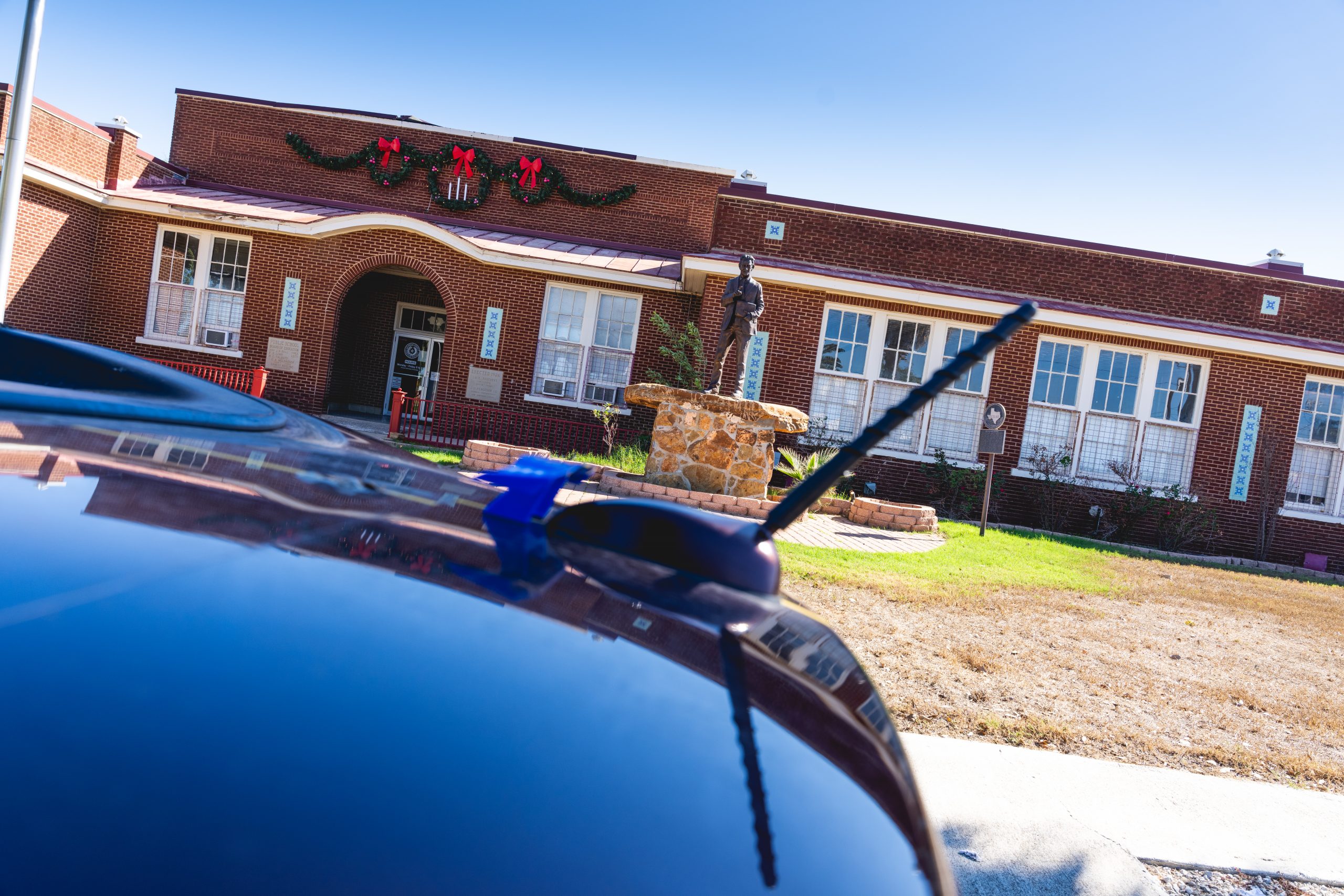 Crosscab Road Trip Griffin Riley Ilce 1 12 07 25 38