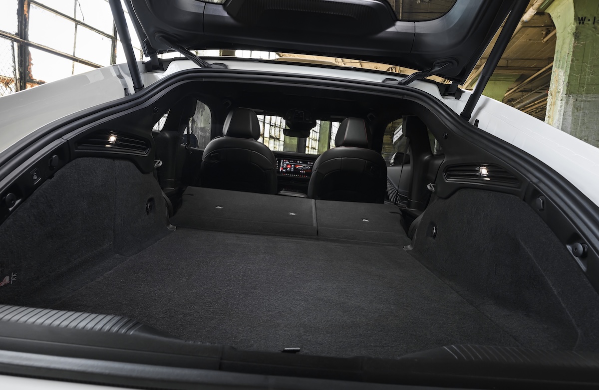 The All New Dodge Charger Delivers Best In Class Passenger Volume With Its “hidden Hatch” Muscle Car Design And Rear Seats That Fold Flat, Offering A Max Rear Cargo Area Of 37.4 Cubic Feet.
