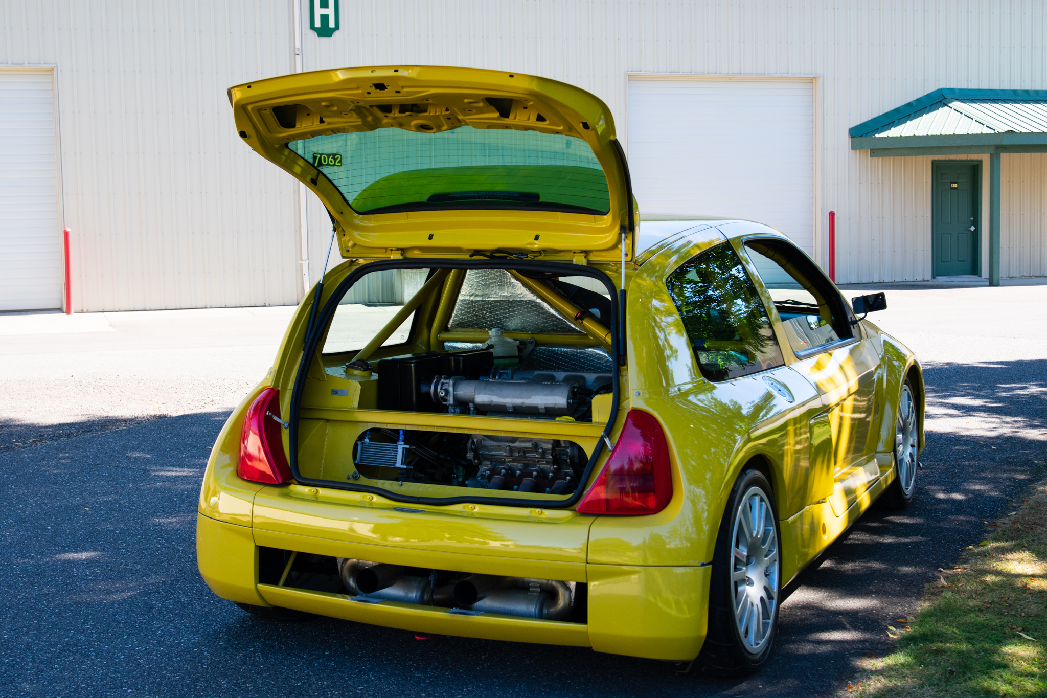 You Can Now Buy The  Mid Engined Supercar  Renault Clio V6 America Never Got - 52