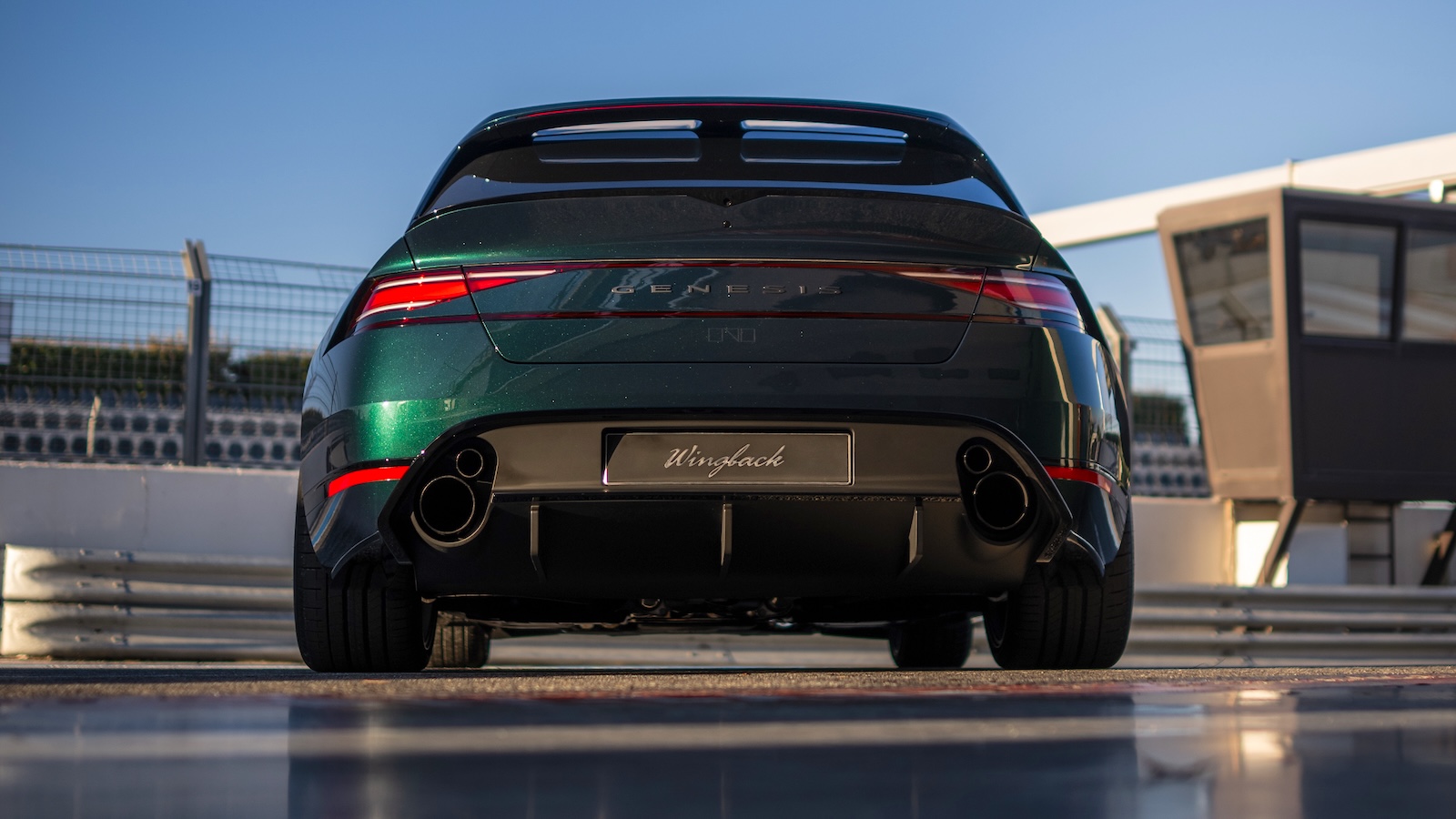 Genesis G90 Wingback