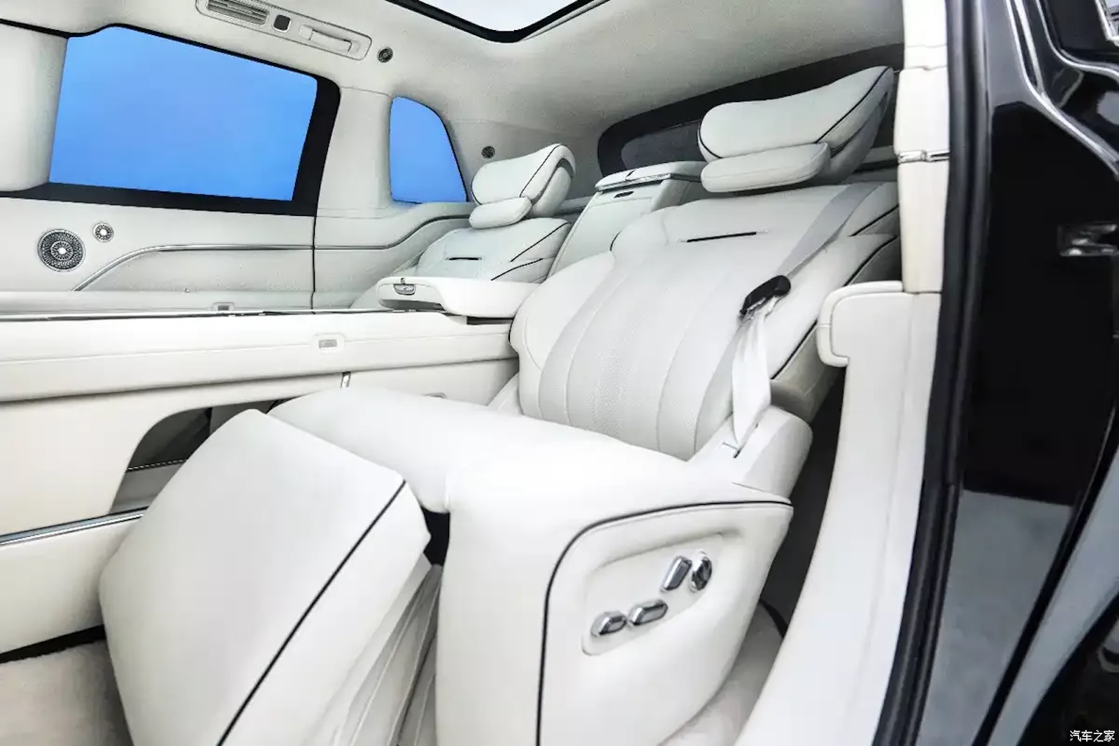Dreame Suv Interior