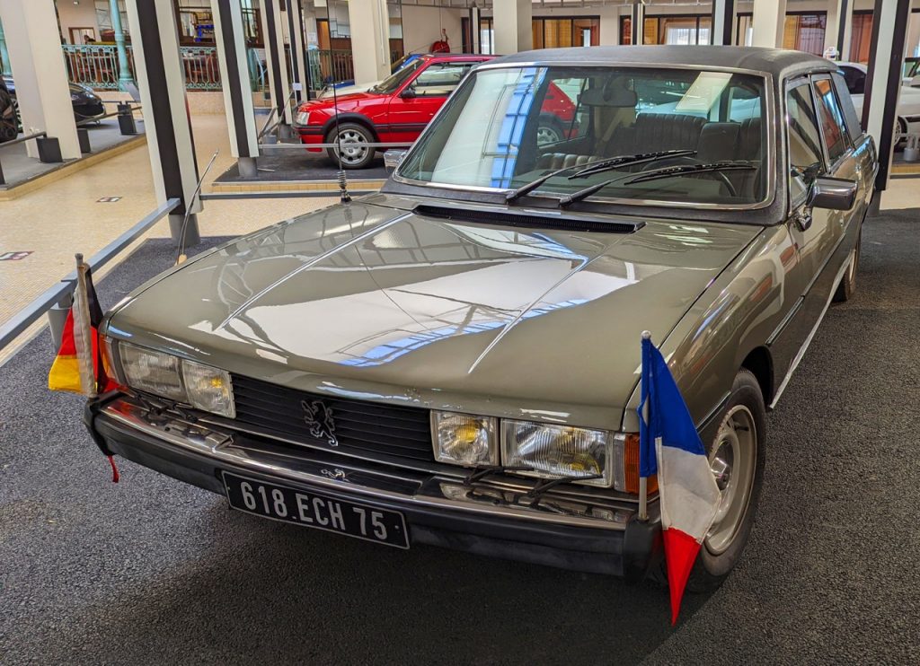 Fromthepeugeot604tothepeugeot5008thepresidentialpeugeotsthroughhistory Large
