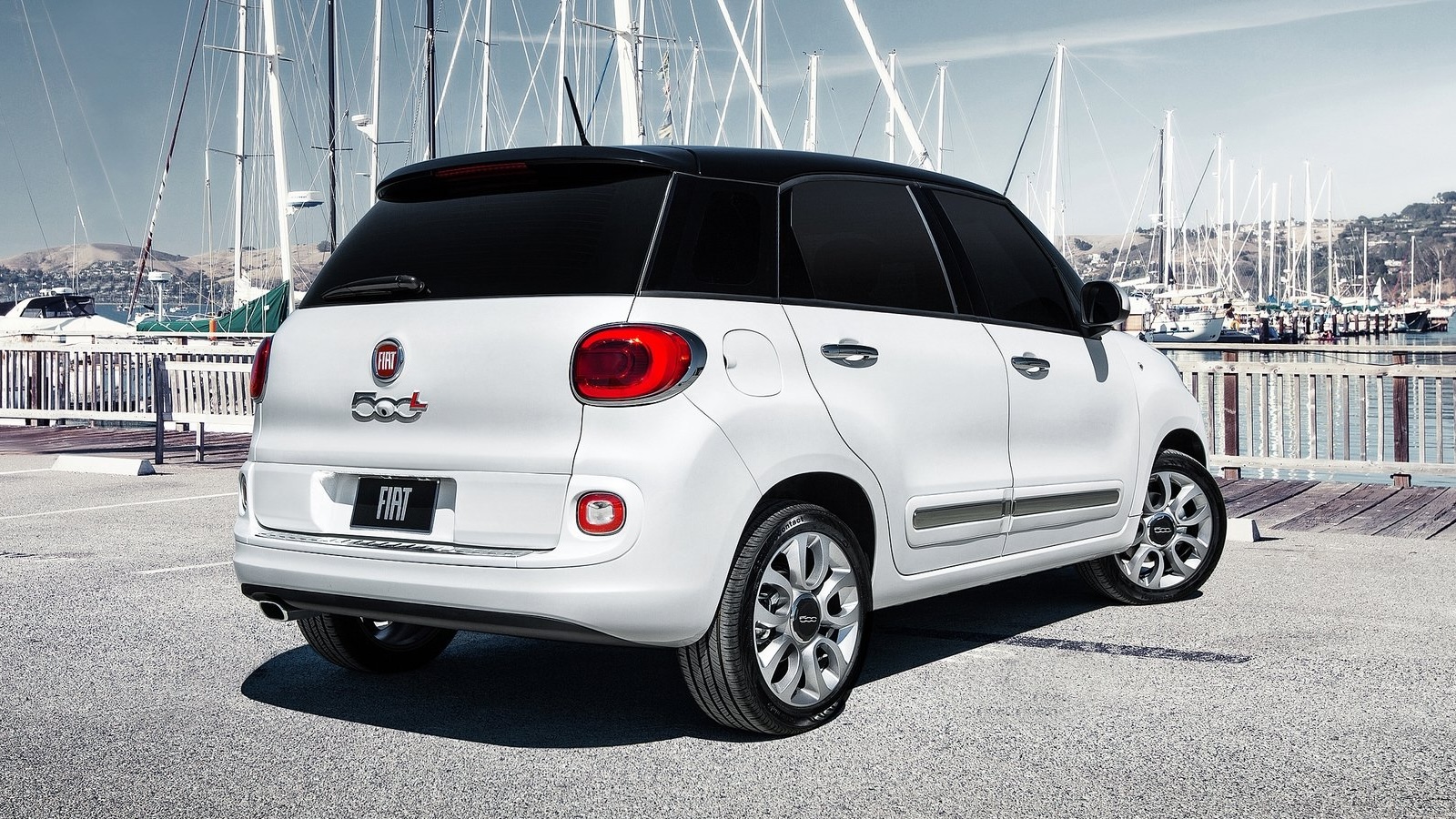 Fiat 500l Rear Three Quarters