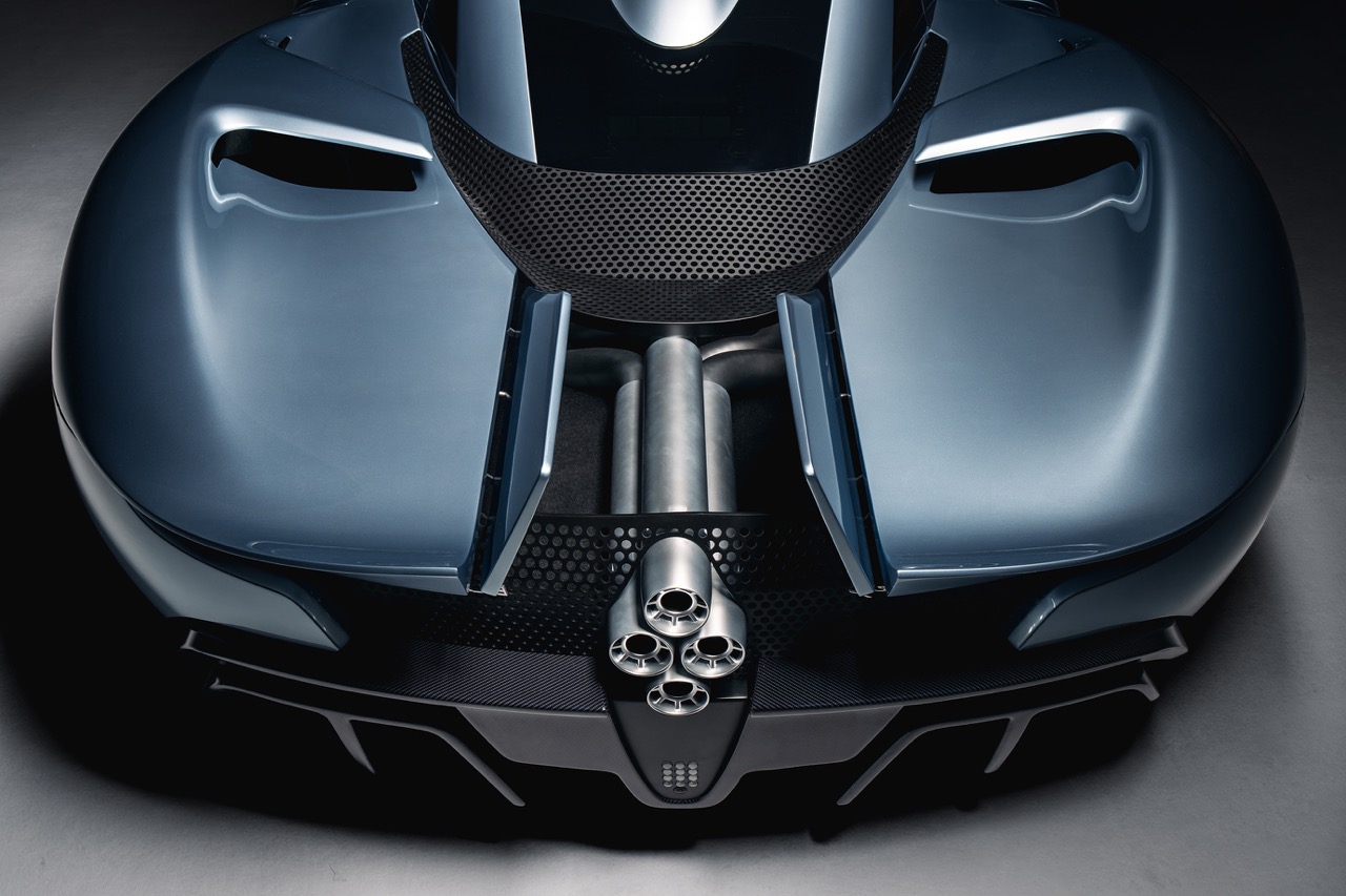 Hennessey Blackbird 26 Large