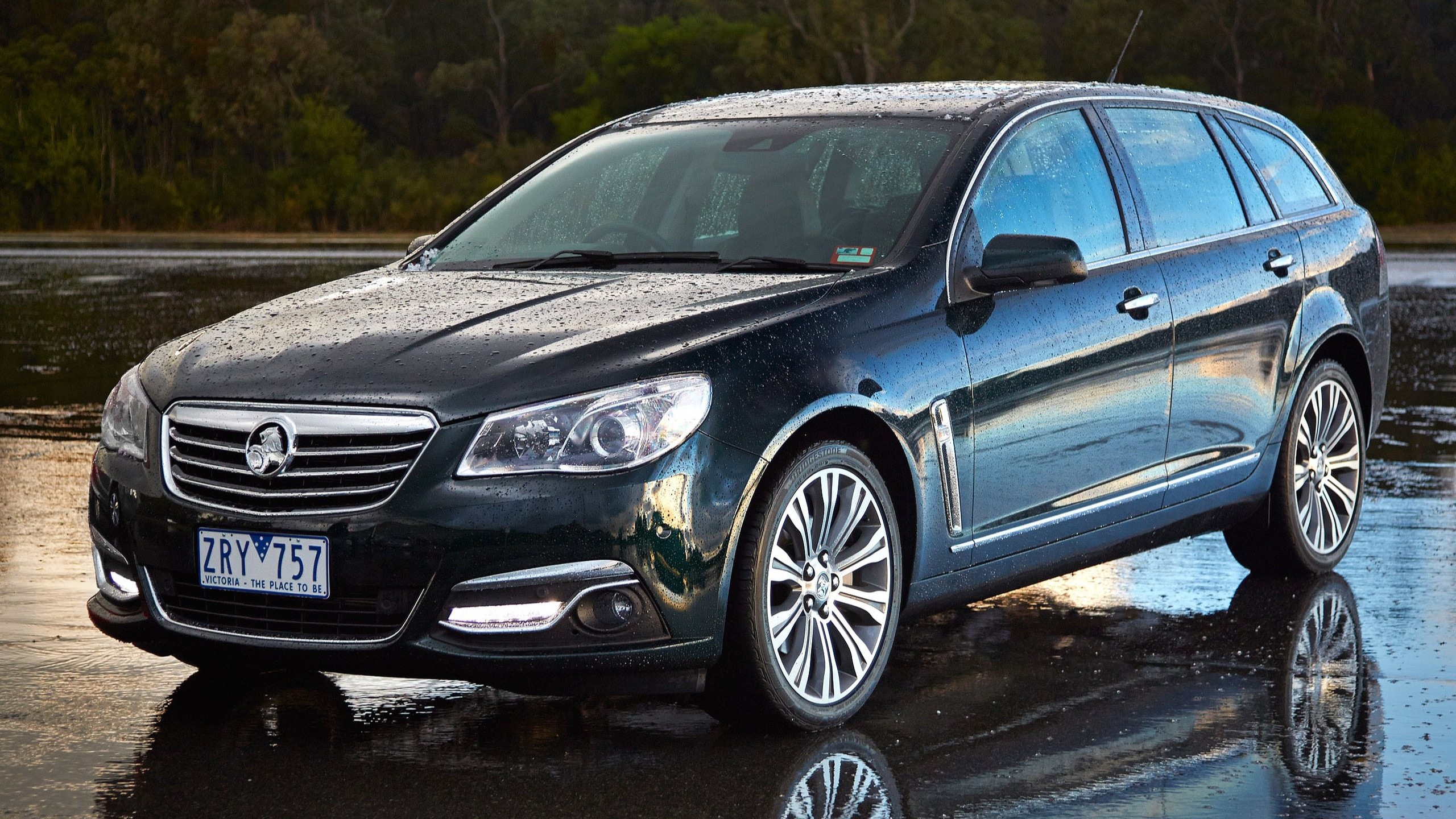 Holden Vf Commodore Sportwagen Calais V 2014 Wallpaper