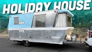 Holiday House Ts