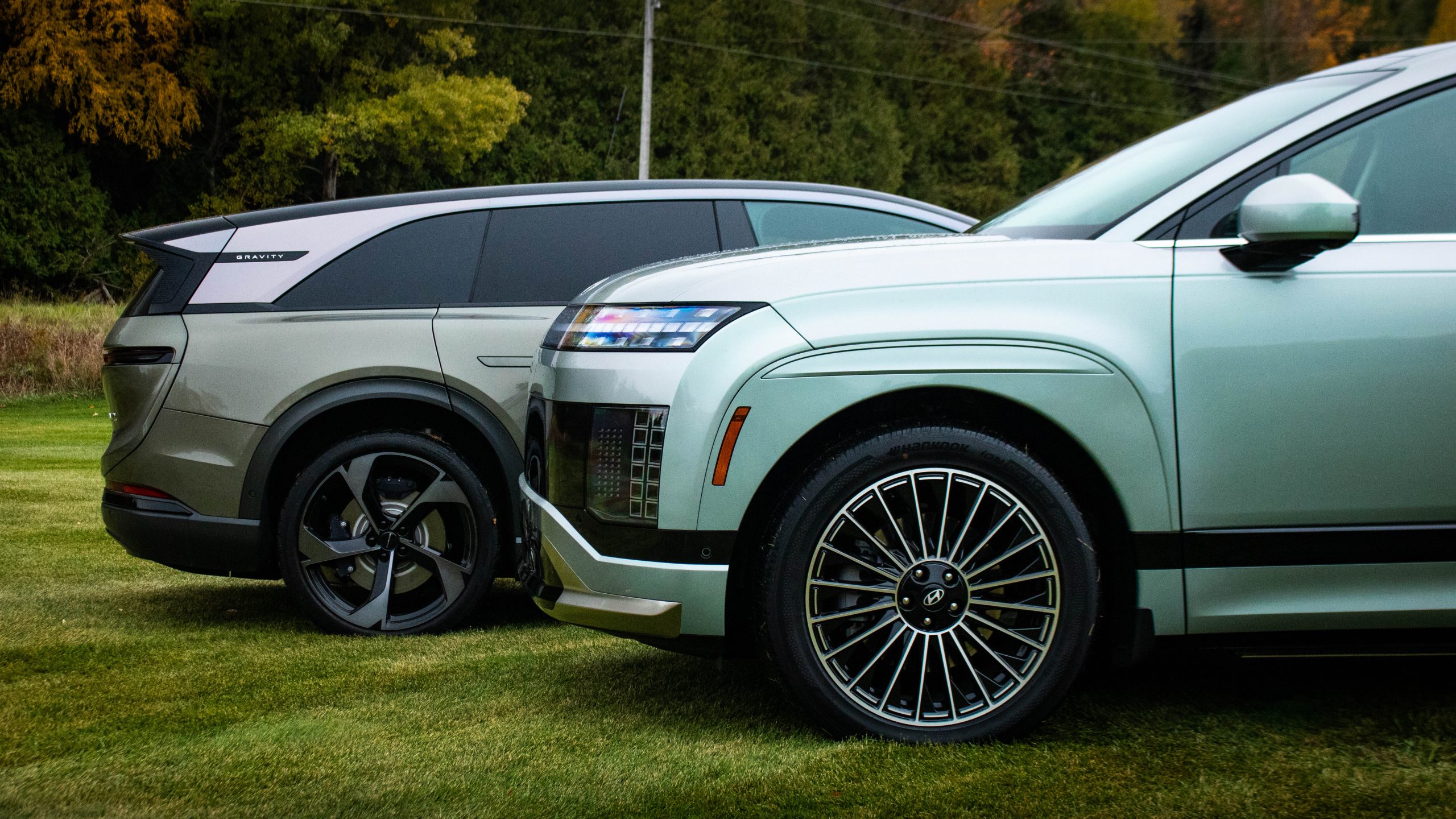 Hyundai Ioniq 9 Vs Lucid Gravity 8304