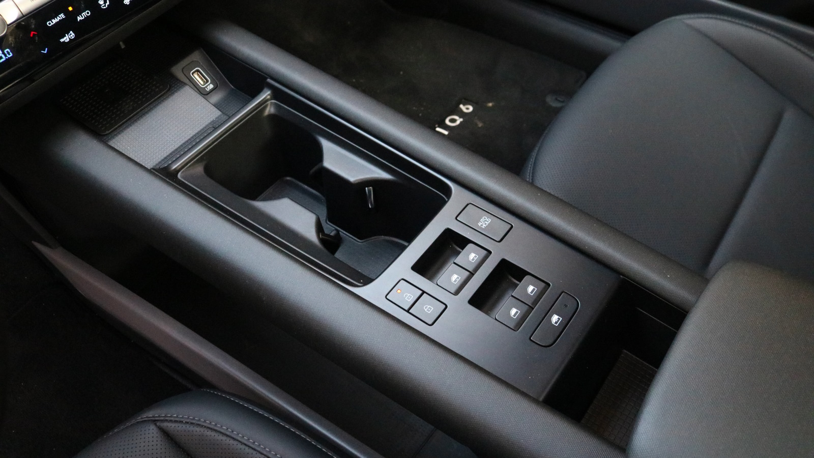 Hyundai Ioniq 6 console