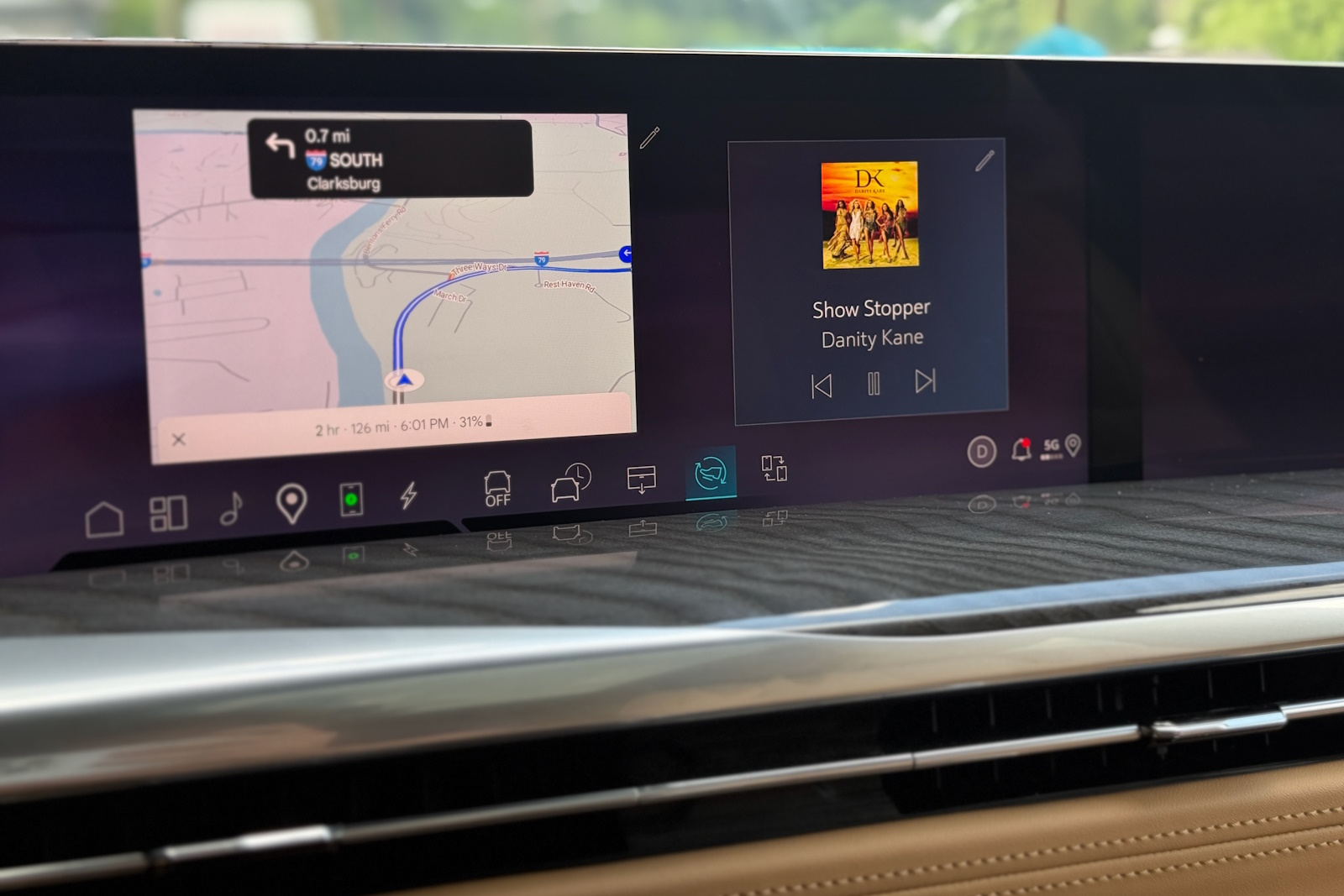 Escalade IQ infotainment