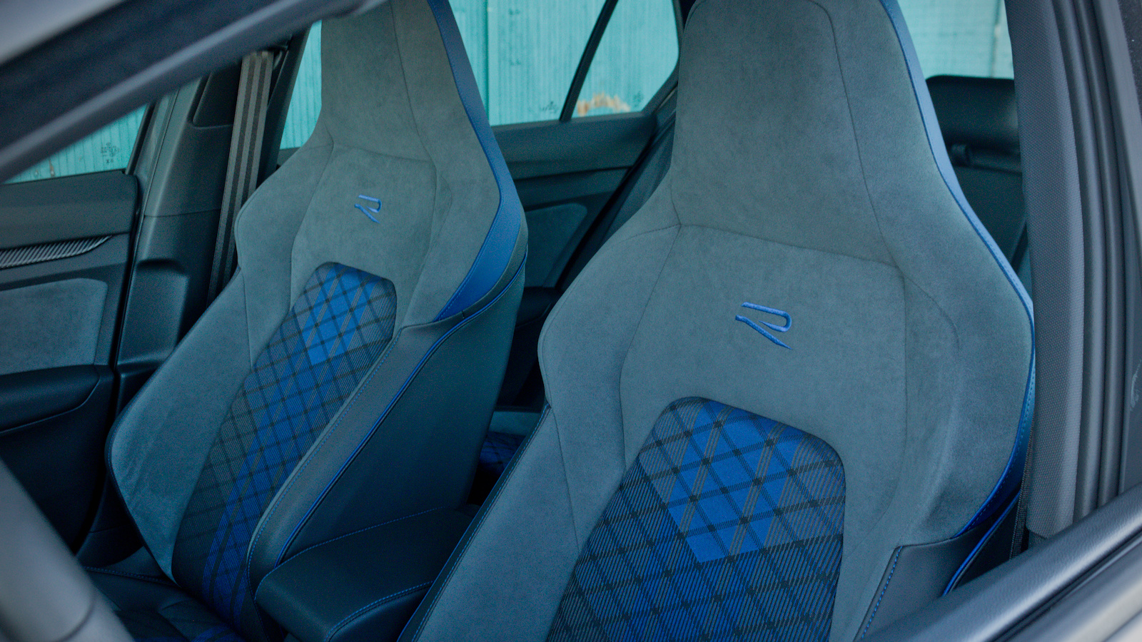 Volkswagen Golf R cloth seats