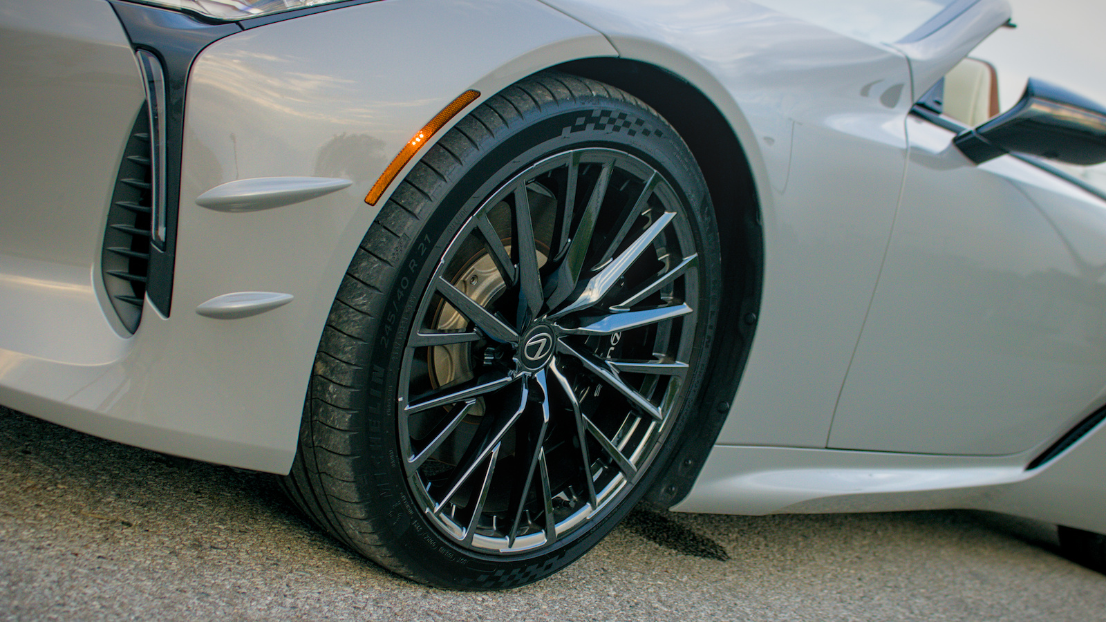 Wheel and tire