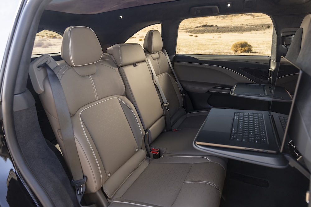 Lm25 0254 N Gravitytouring Epk Crm Web Paid 0p6a0395 Image20