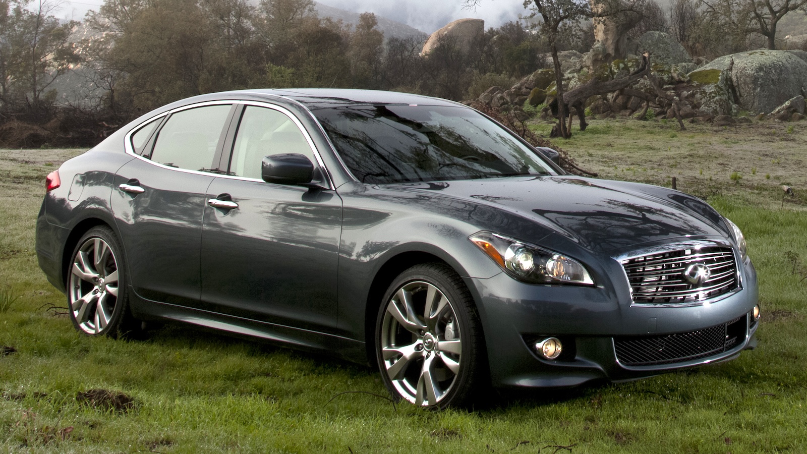 2011 Infiniti M56