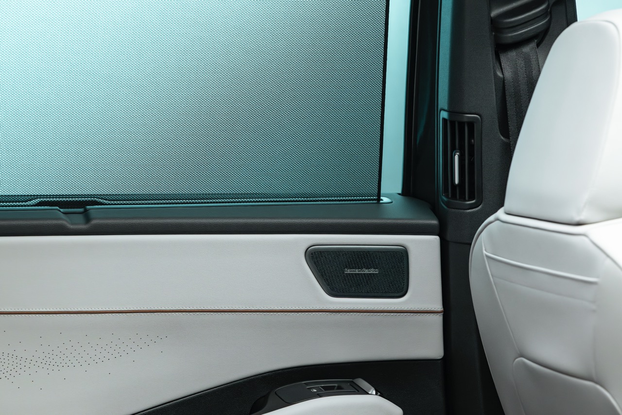 My27 Atlas R Line Sacramentogreen Samdobbins 2420 Large