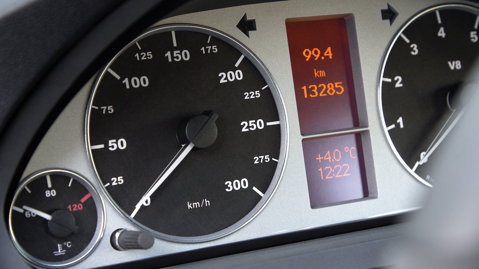 Mercedes-Benz B55 Concept Dials