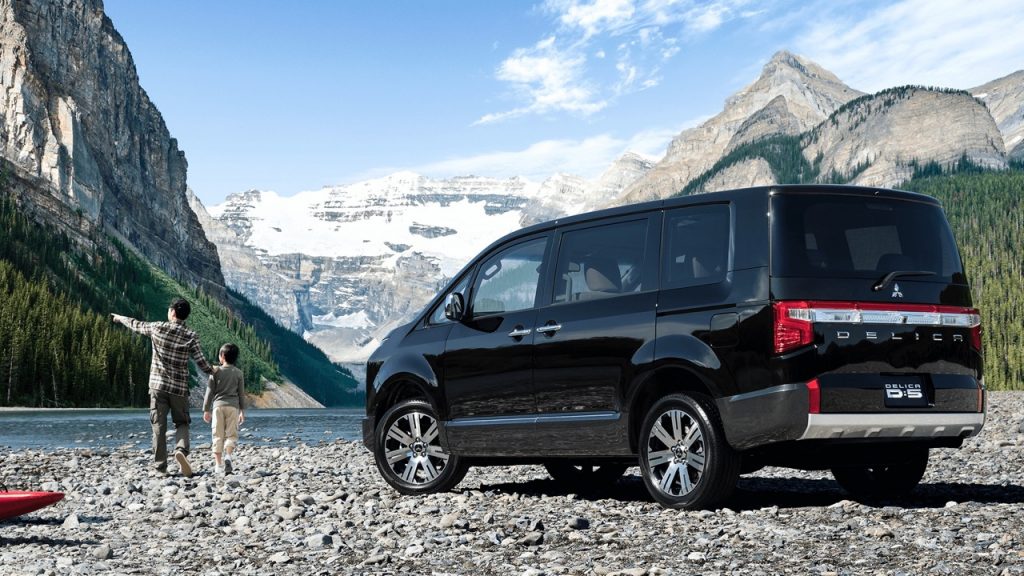 Mitsubishi Delica D5 Large