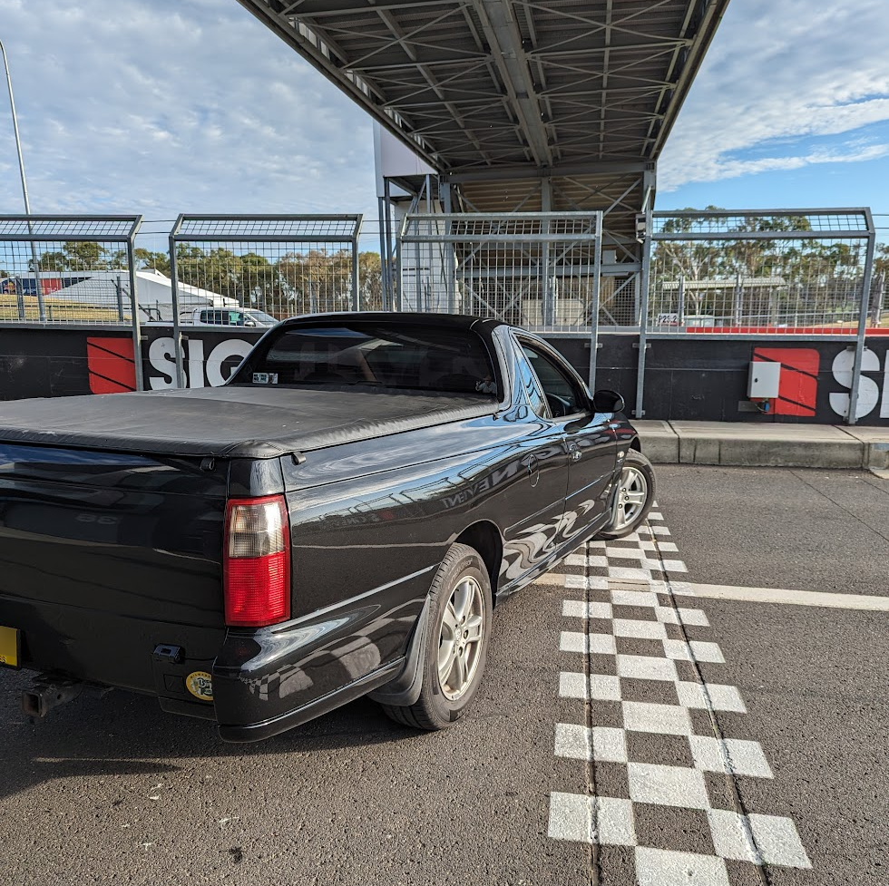 Mount Panorama, Pit Lane