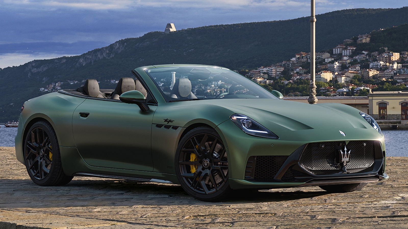 New maserati grancabrio