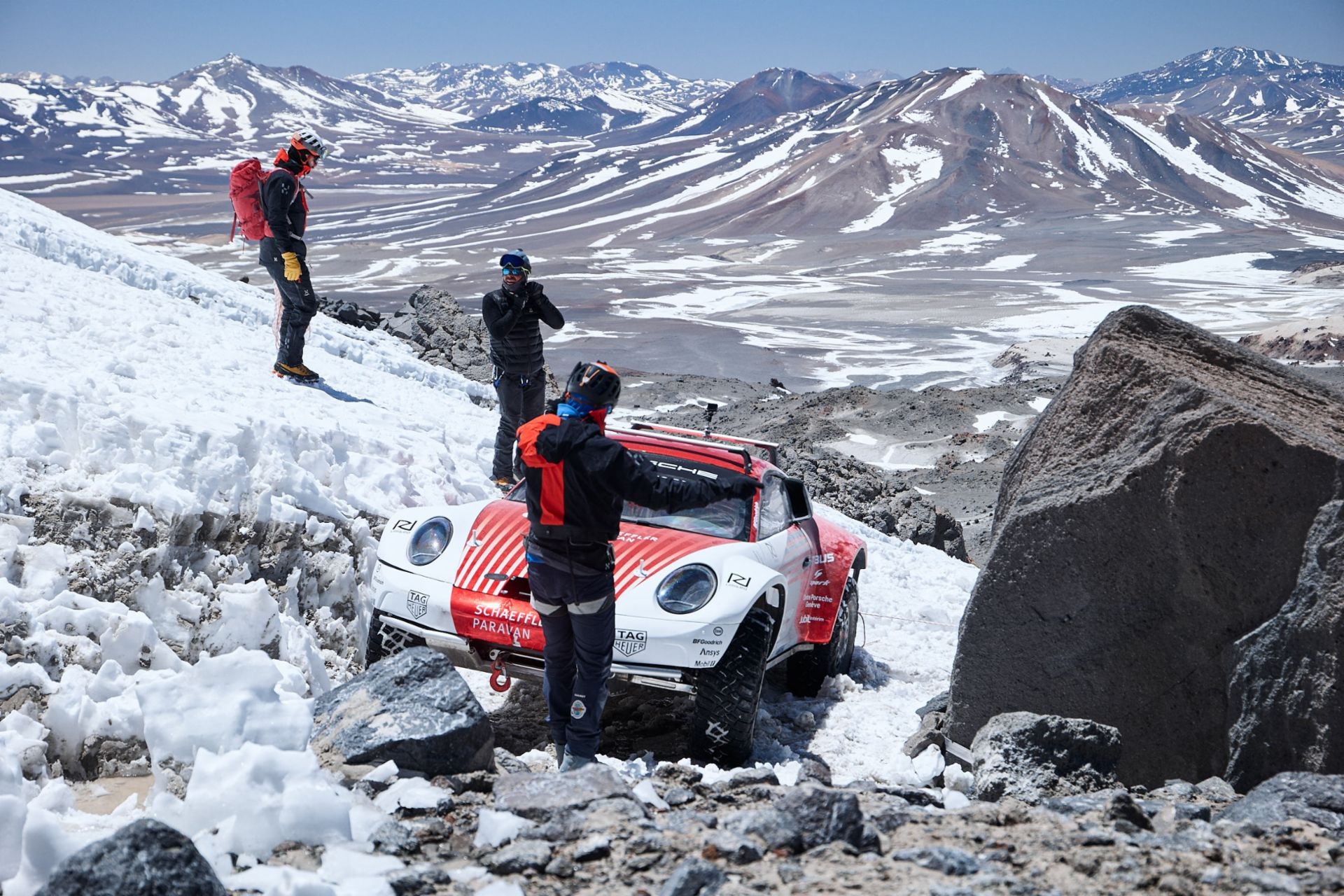 Let s Look At The Incredible Portal Axle Equipped Porsche 911s That The Automaker Drove Up A Volcano - 37