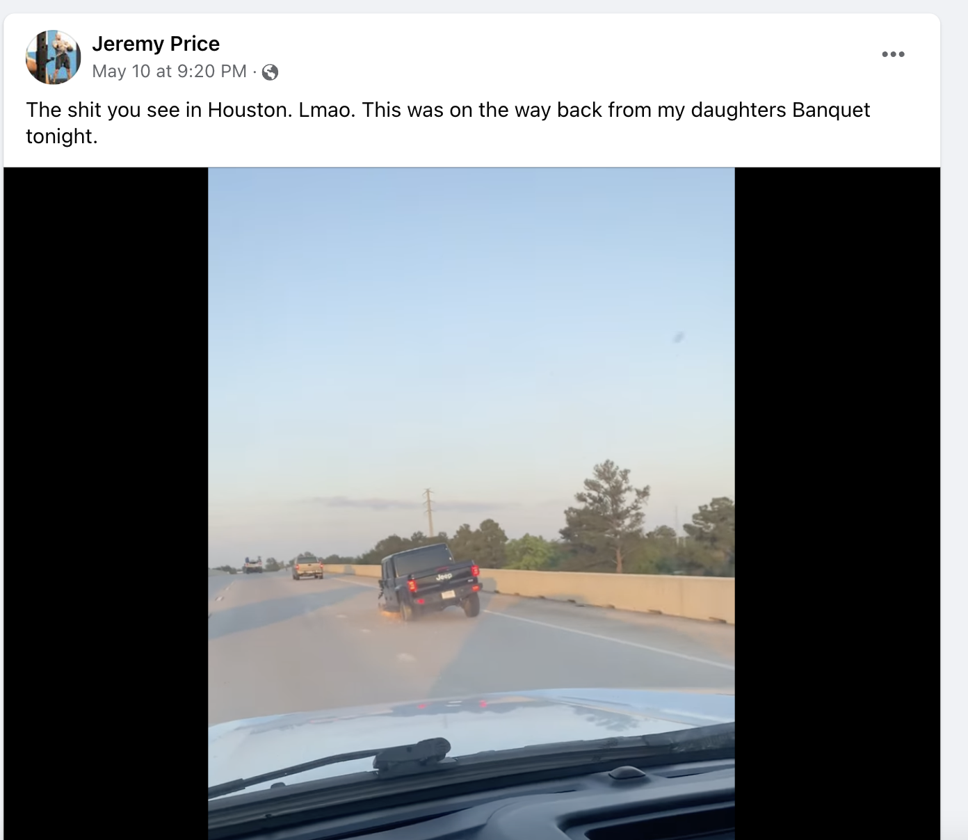 This Video Of A Jeep Gladiator Driving Down A Highway Without Left Tires Is Baffling - 7