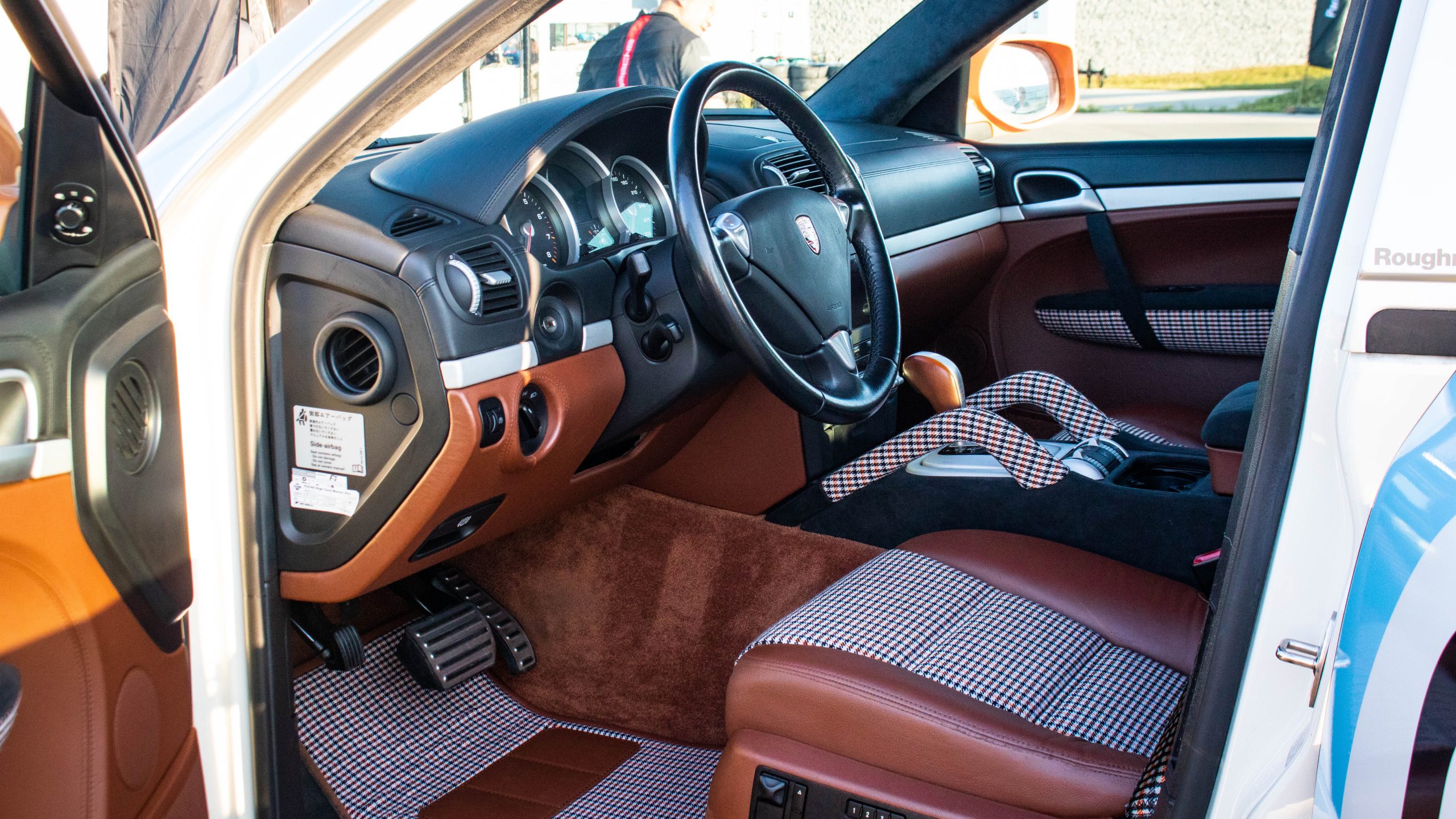 Porsche Classic Restoration Competition Canada Cayenne interior 8113