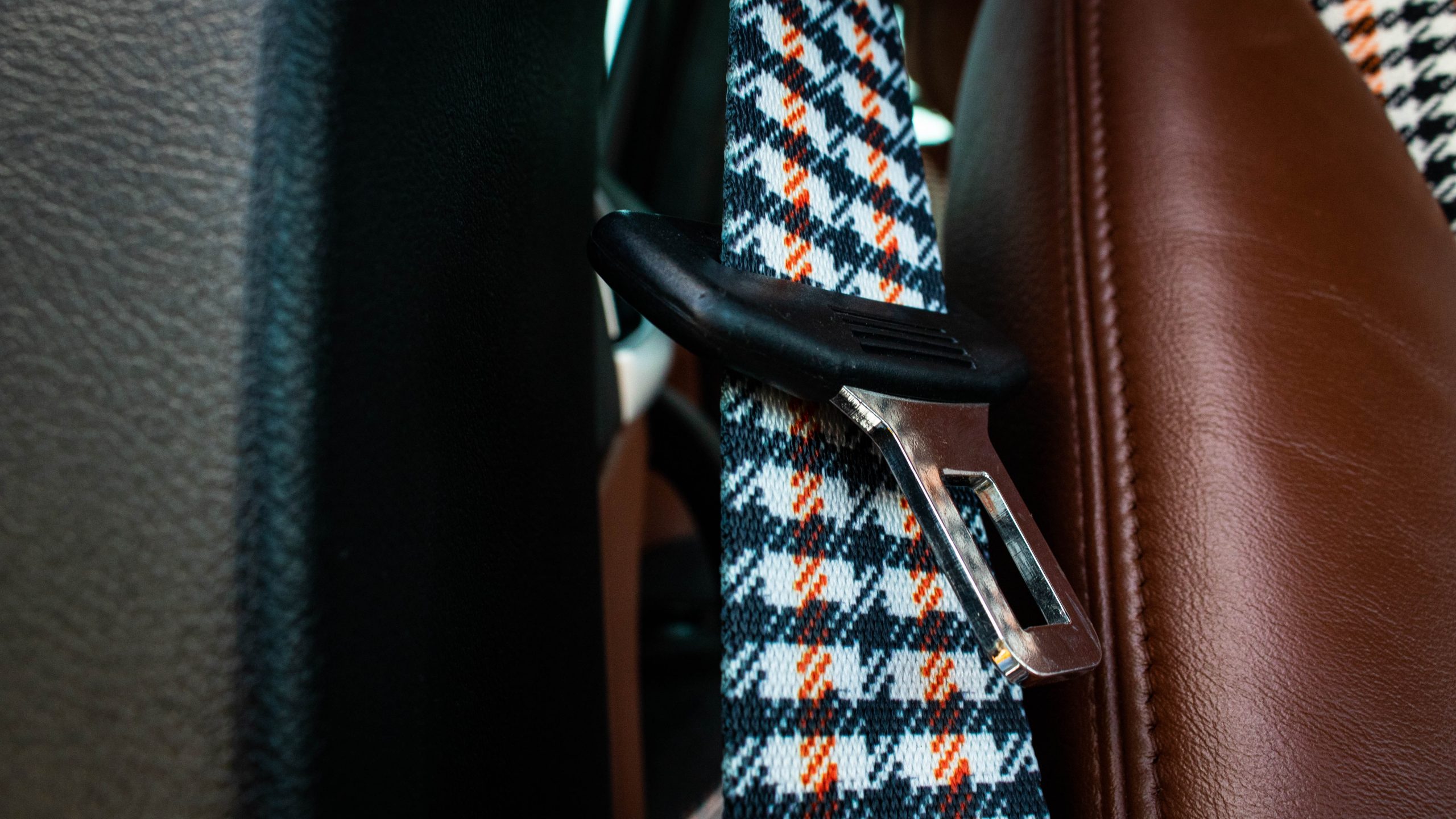 Porsche Classic Restoration Competition Canada seat belts 8166