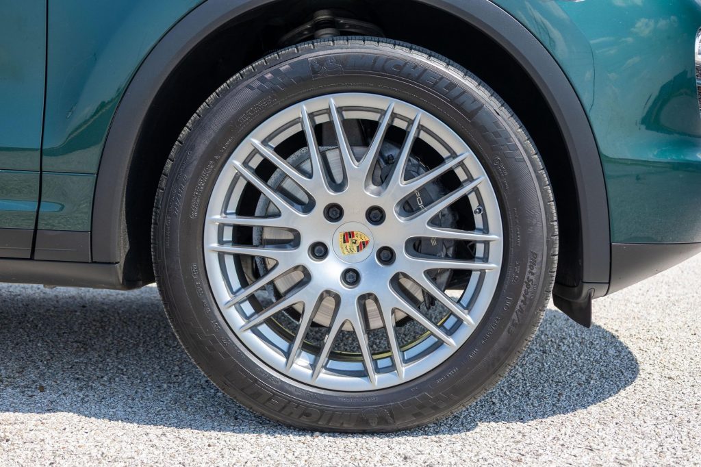 Porsche Cayenne Manual 4