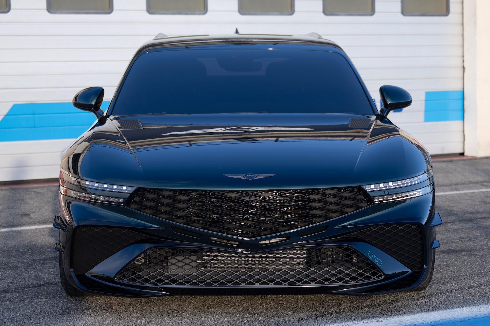 Genesis G90 Wingback