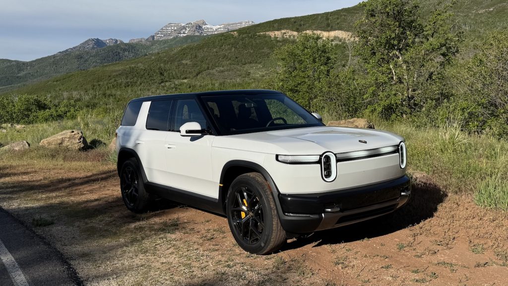 Rivian R2 7443