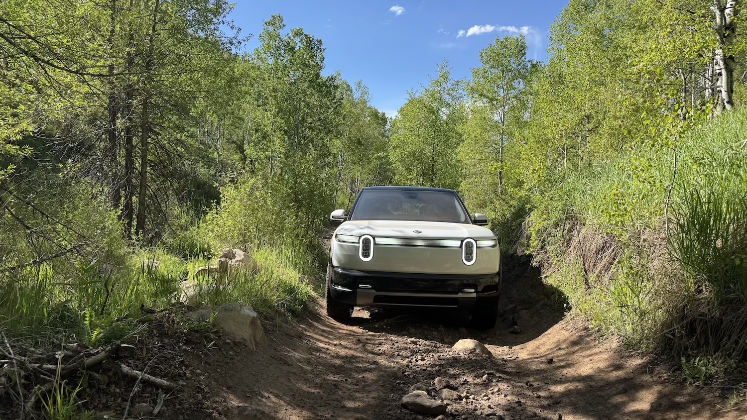 Rivian R2 7516