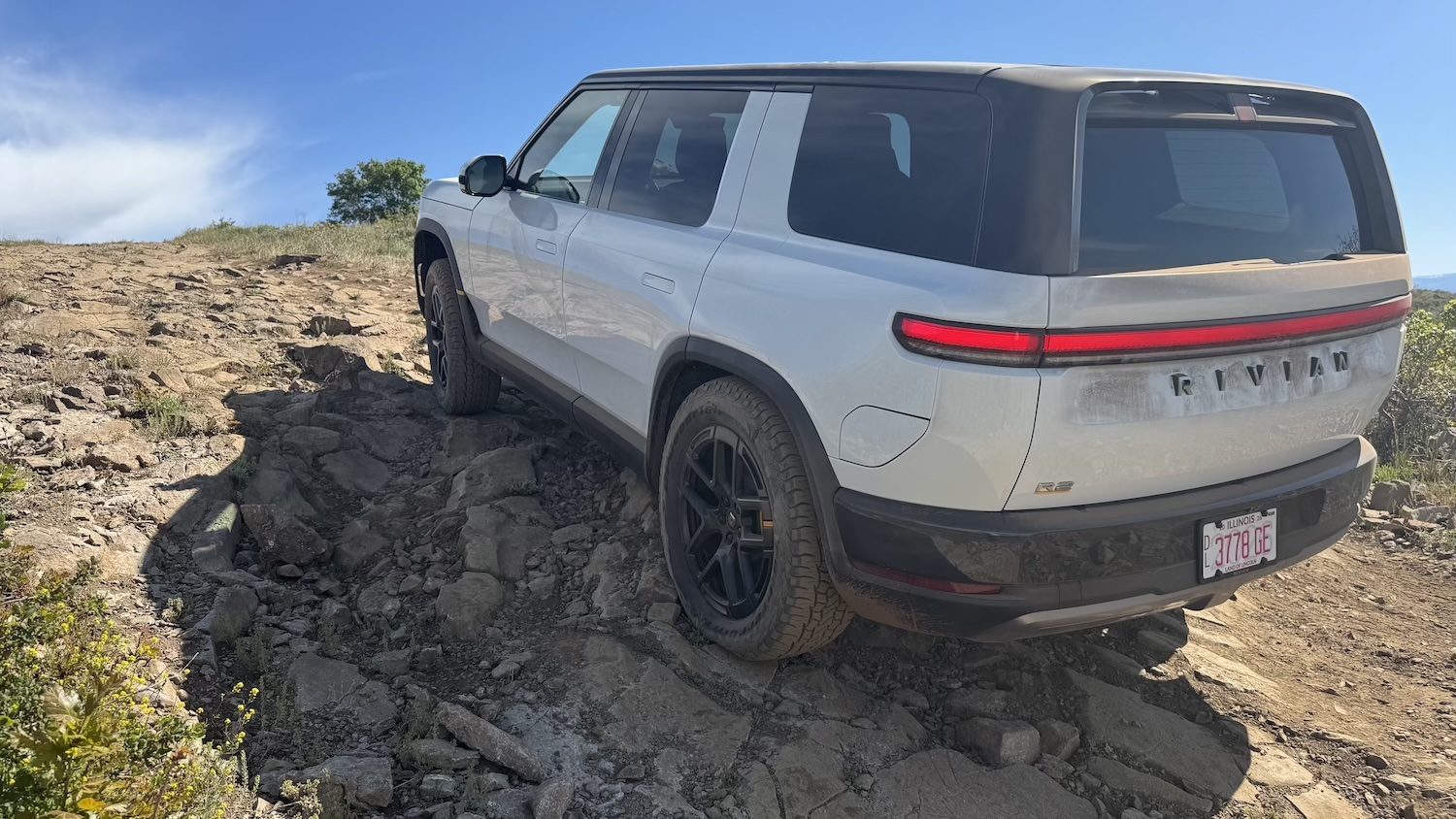 Rivian R2 7557