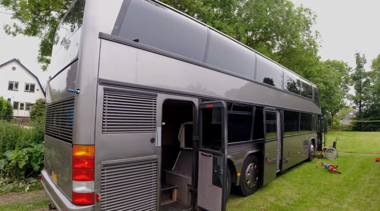 Massive Bus A Couple Converted This Massive Double Decker Neoplan Skyliner Bus Into ...