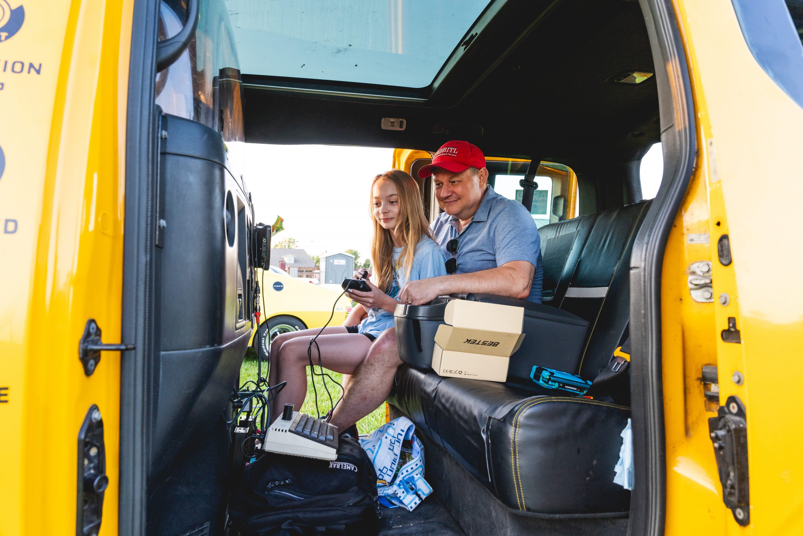 Taxi Road Trip Griffin Riley Ilce 1 06 19 25 56